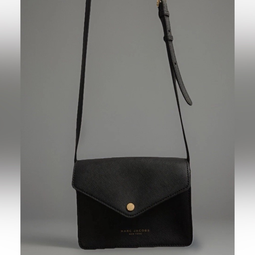 Marc Jacobs New York Black Saffiano Leather Gold Logo 7” Envelope Crossbody Bag - Picture 8 of 9